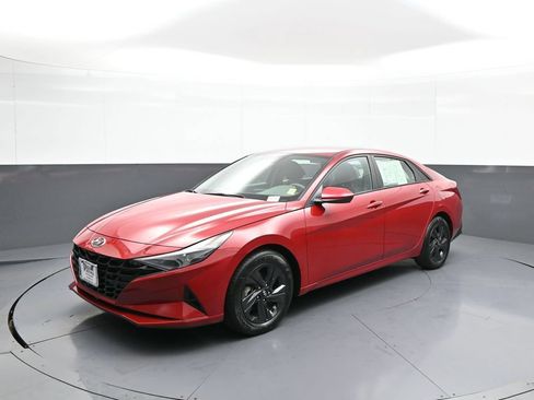 Certified 2021 Hyundai Elantra SEL FWD image 1