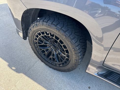 Used 2022 Lexus GX 460 Luxury w/ Off Road Package image 12