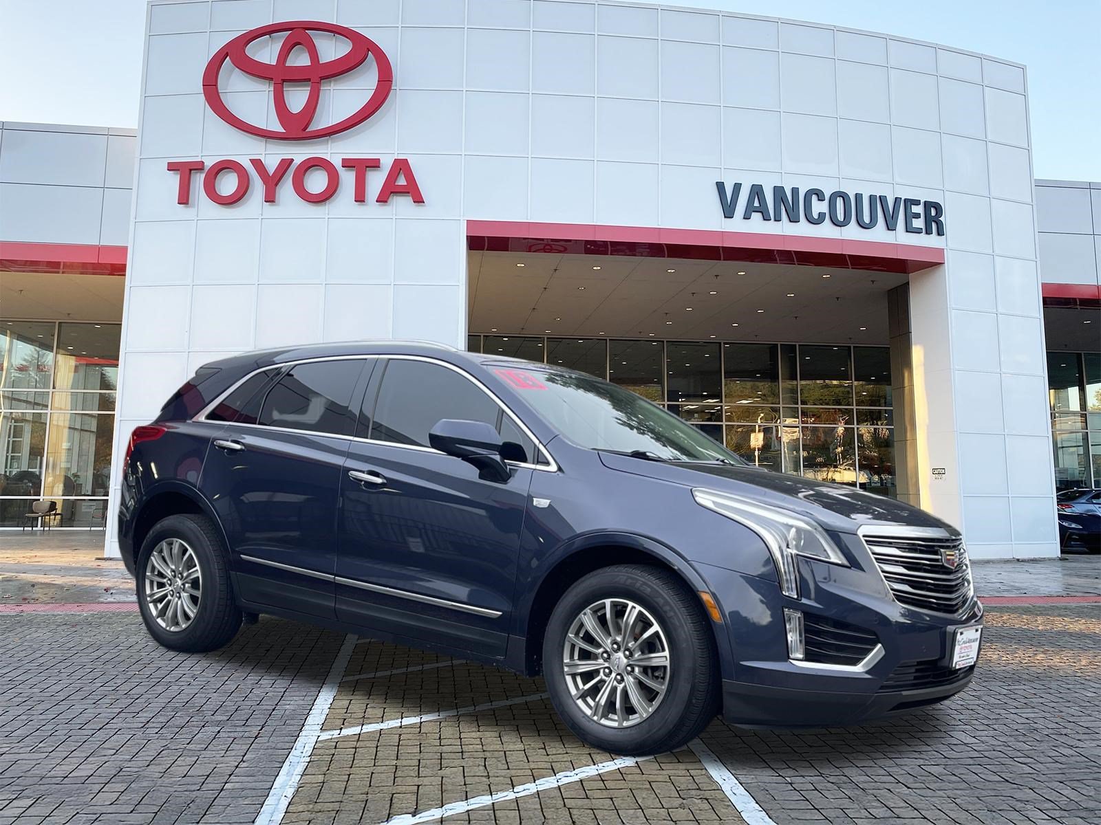 Used 2018 Cadillac XT5 Luxury w/ Driver Awareness Package FWD image 1