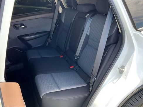 Used 2023 Nissan Rogue SV FWD image 25