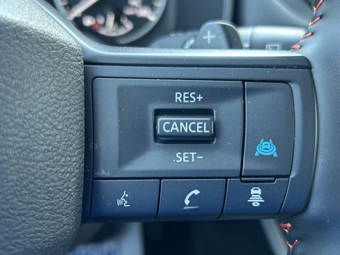 Used 2025 Nissan Rogue SV image 21