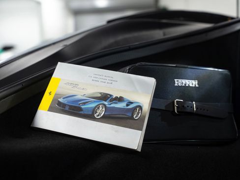 Used 2018 Ferrari 488 Spider image 39