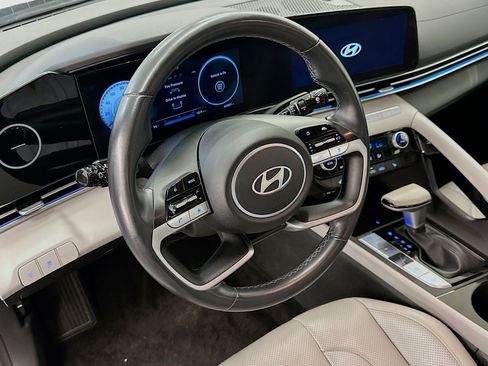 Used 2024 Hyundai Elantra Limited FWD image 18