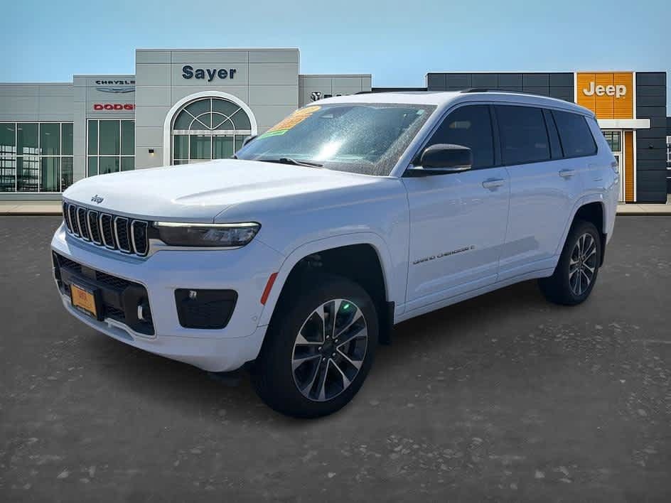 Used 2023 Jeep Grand Cherokee L Overland w/ Advanced Protech Group III AWD/4WD image 3