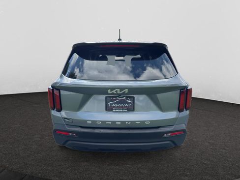 Used 2022 Kia Sorento LX FWD image 9