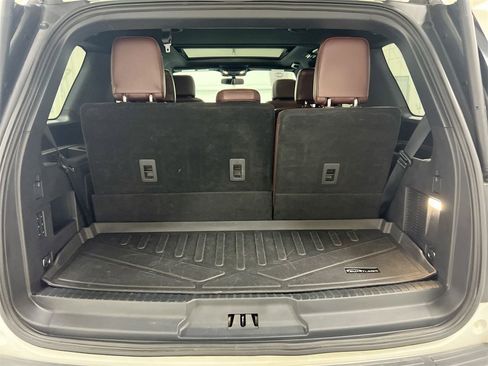 Used 2022 Ford Expedition Limited image 25