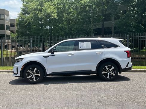 Used 2023 Kia Sorento S w/ Panoramic Sunroof Package FWD image 8