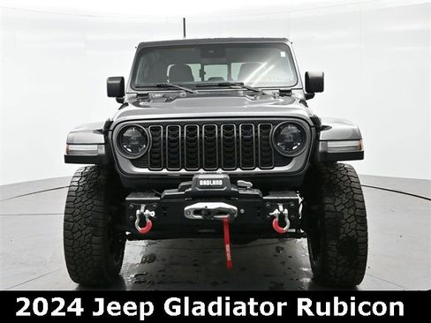 Used 2024 Jeep Gladiator Rubicon image 2