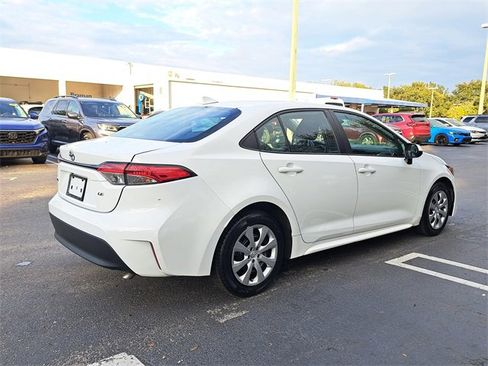 Used 2024 Toyota Corolla LE image 6