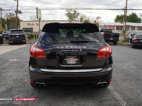 Used 2014 Porsche Cayenne Turbo S image 6
