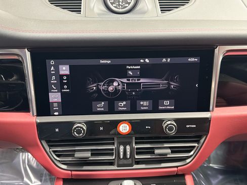 Certified 2026 Porsche Macan Turbo AWD/4WD image 29
