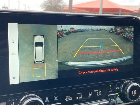 Used 2025 Toyota Highlander Platinum image 22