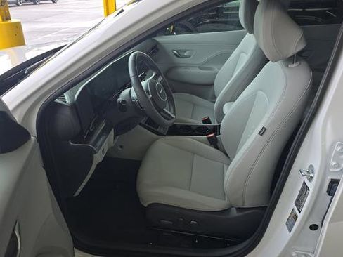 Used 2025 Hyundai Kona Limited image 5