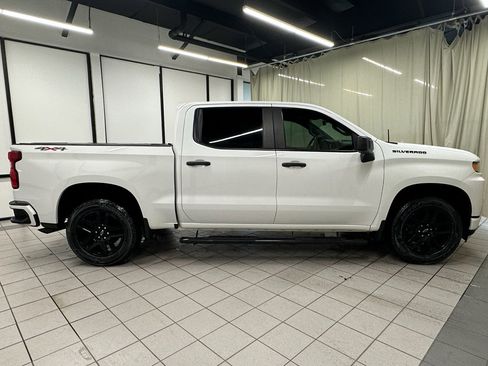 Used 2022 Chevrolet Silverado 1500 Custom w/ LPO, Blackout Package image 5