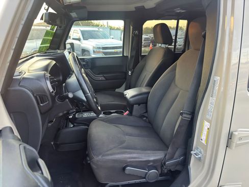 Used 2018 Jeep Wrangler Unlimited Sport S image 17