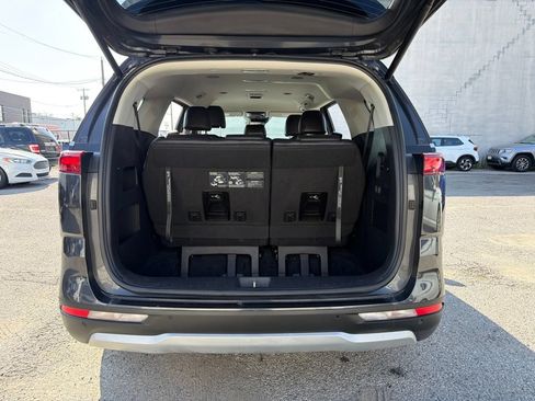 Used 2024 Kia Carnival EX FWD image 8
