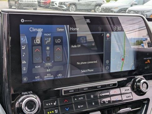 Used 2021 Toyota Highlander Limited AWD/4WD image 26