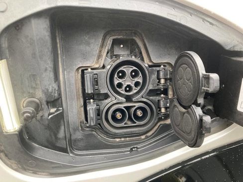 Used 2023 Nissan Ariya AWD image 19