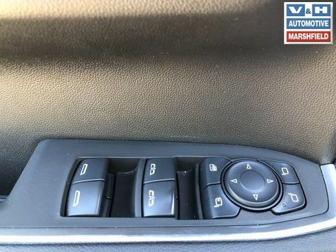 Used 2024 GMC Sierra 1500 SLT AWD/4WD image 18