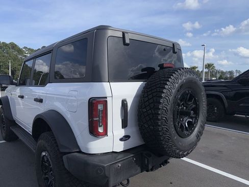 Used 2023 Ford Bronco Wildtrak image 3