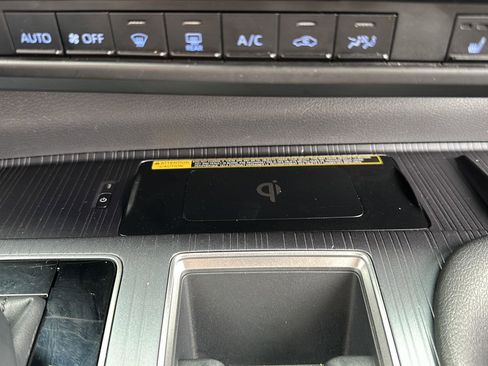 Used 2022 Toyota Sienna XSE w/ XSE Plus Package image 36