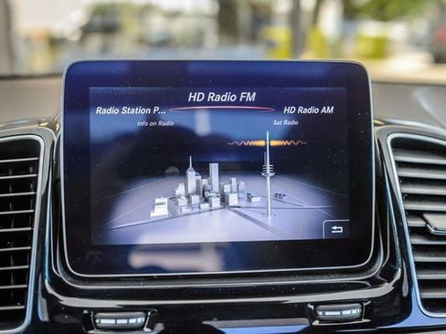 Used 2018 Mercedes-Benz GLS 450 4MATIC w/ Premium Package image 20