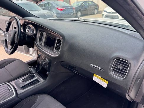 Used 2022 Dodge Charger SXT RWD image 16