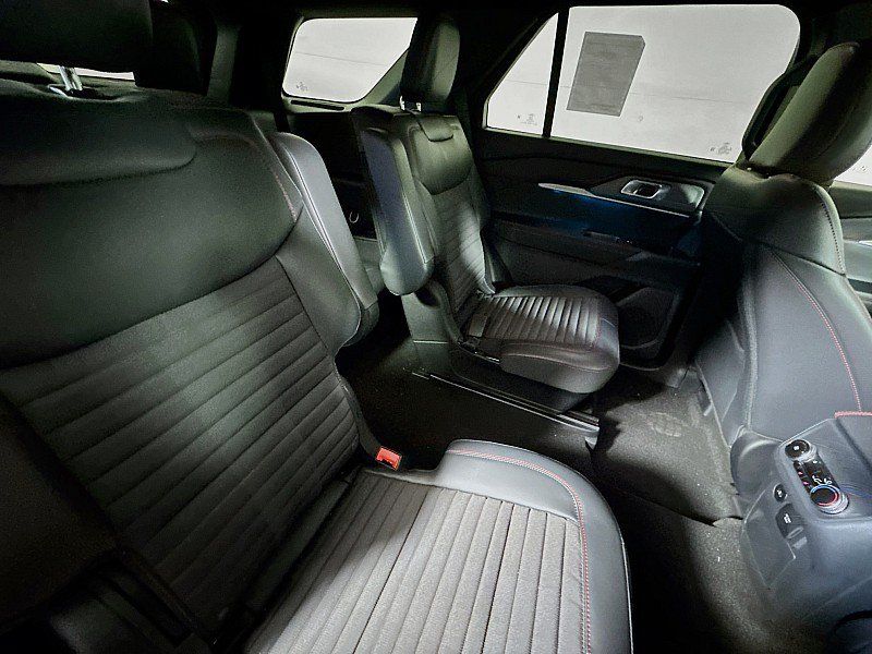 New 2025 Ford Explorer ST-Line w/ Premium Package AWD/4WD image 29