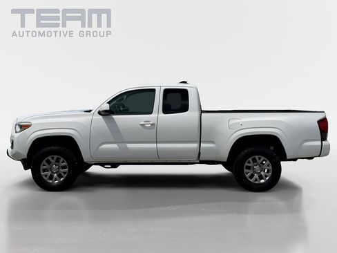Used 2019 Toyota Tacoma SR w/ SR Convenience Package AWD/4WD image 4