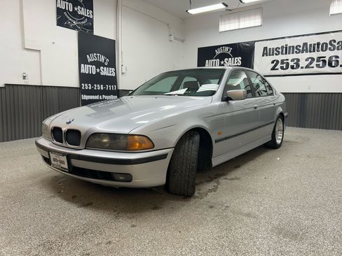 Used 1999 BMW 528i Sedan image 3