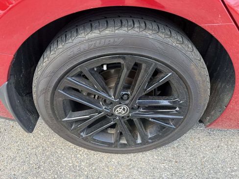 Used 2025 Toyota Camry SE w/ Convenience Package image 9