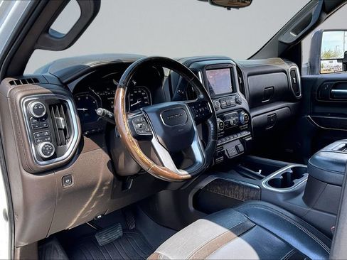Used 2020 GMC Sierra 2500 Denali w/ Denali Ultimate Package AWD/4WD image 11