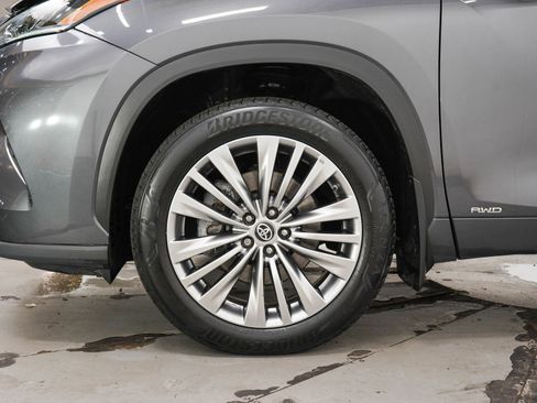 Used 2024 Toyota Highlander Platinum AWD/4WD image 59