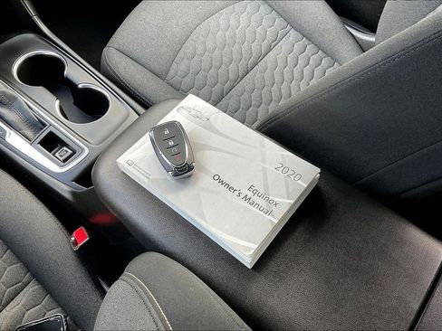 Used 2020 Chevrolet Equinox LT AWD/4WD image 38