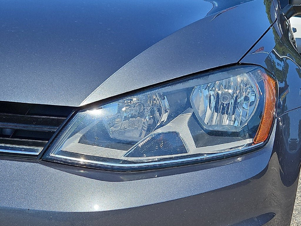 Used 2015 Volkswagen Golf Launch Edition FWD image 12