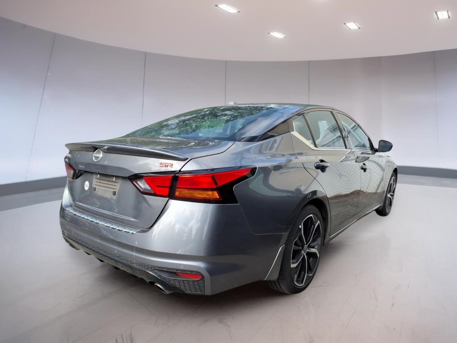 Used 2023 Nissan Altima 2.5 SR FWD image 4