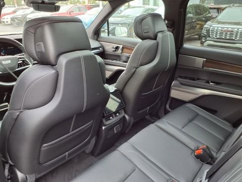 New 2026 Cadillac Vistiq Sport image 14