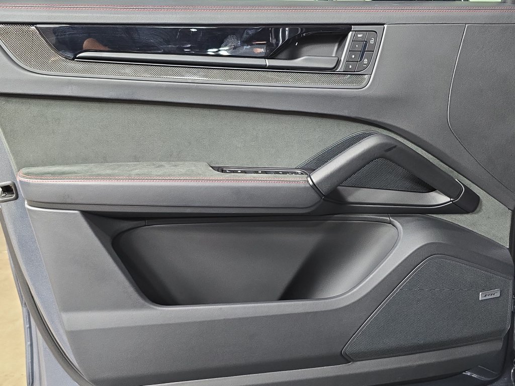 Certified 2026 Porsche Cayenne GTS AWD/4WD image 22