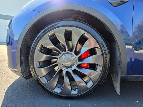 Used 2023 Tesla Model Y Performance AWD/4WD image 12