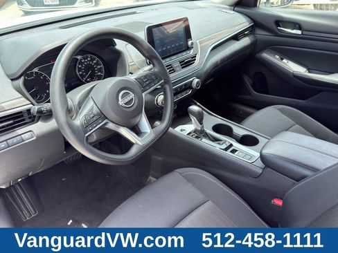 Used 2025 Nissan Altima 2.5 SV AWD/4WD image 8