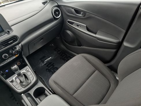 Certified 2022 Hyundai Kona SEL FWD image 11