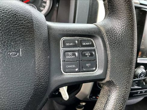 Used 2017 RAM 1500 Classic SLT image 11