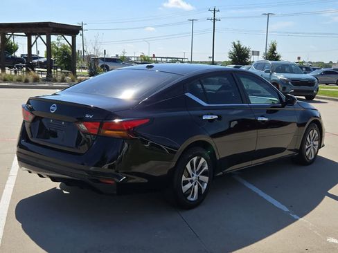 Used 2019 Nissan Altima 2.5 S FWD image 6