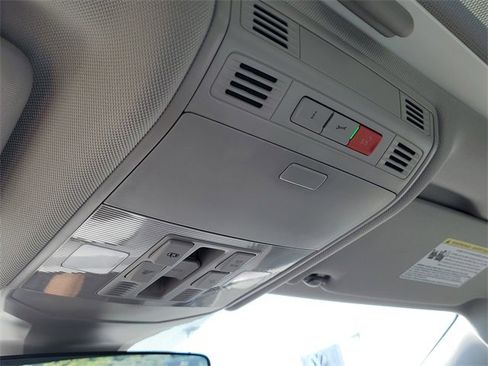 New 2025 Volkswagen Jetta SE image 31