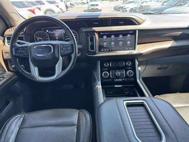 Used 2021 GMC Yukon XL Denali w/ Denali Ultimate Package AWD/4WD image 32