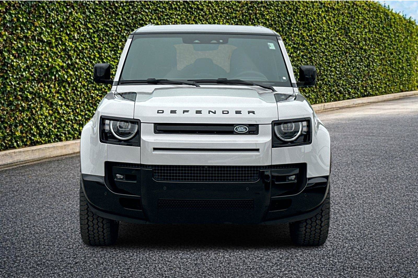 New 2026 Land Rover Defender 110 X-Dynamic SE AWD/4WD image 9