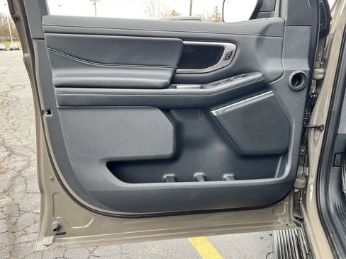 New 2026 Ford Expedition Max Platinum w/ Stealth Appearance Package AWD/4WD image 11
