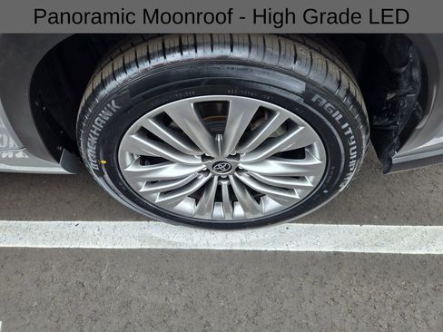 Used 2023 Toyota Highlander Platinum image 15