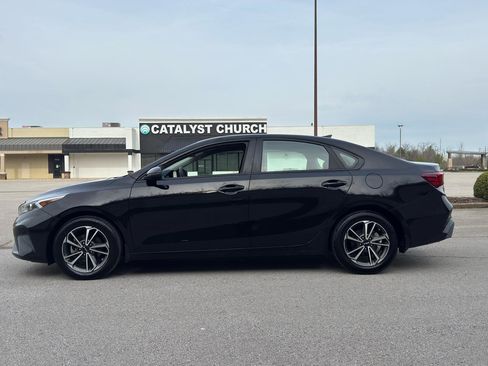 Used 2022 Kia Forte LXS w/ LXS Technology Package image 8