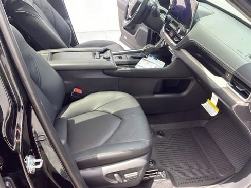 Used 2026 Toyota Grand Highlander AWD image 30